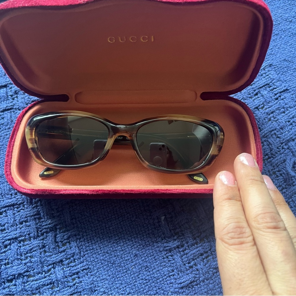 Gucci 1990s Style Thin Brown Sunglasses